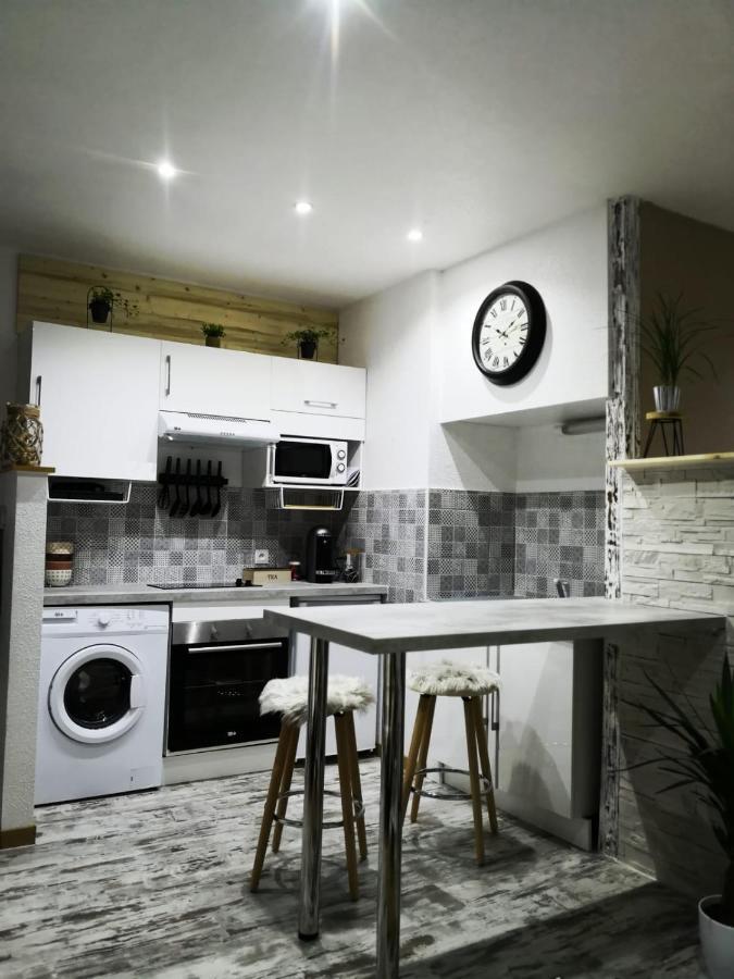 Studio Zen Et Cosy, Neuf En Pleine Ville Saint-Claude Exteriér fotografie